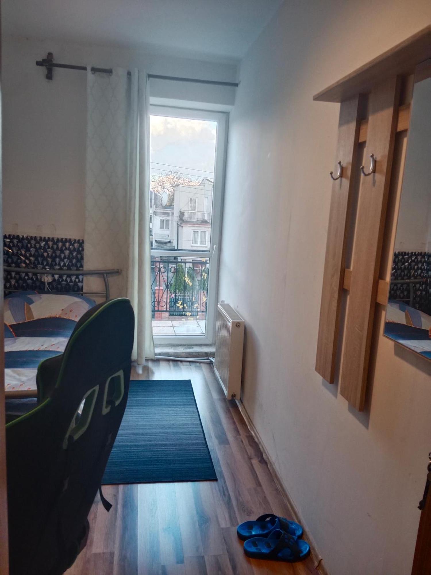 Bed and Breakfast La Madriguera Raszyn Exterior foto